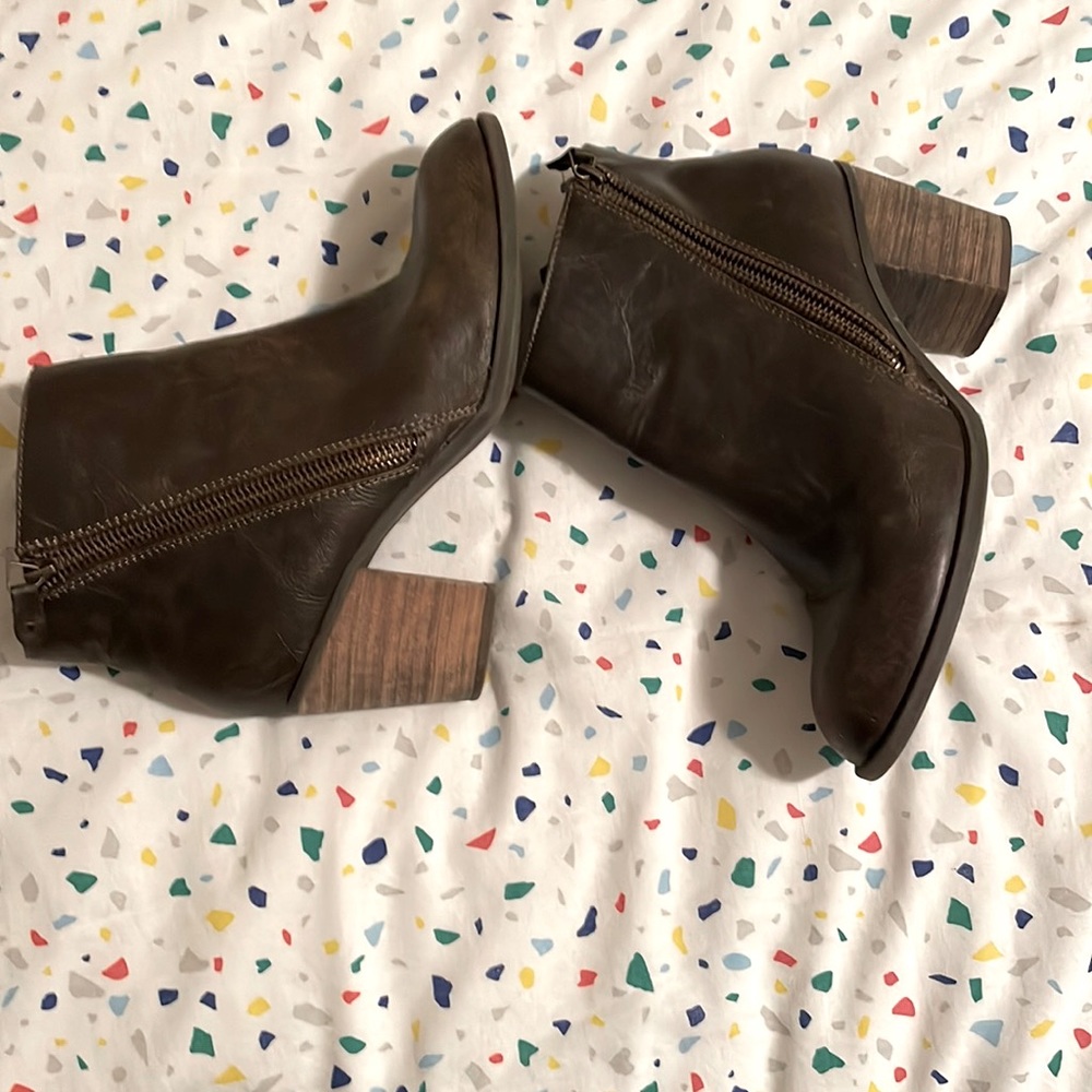 Ankle boots